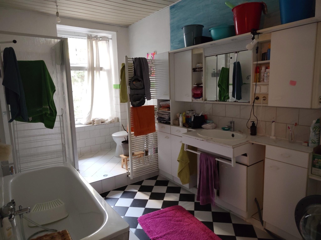 WG-Zimmer Schleußig Holbeinstraße 27 - Bad