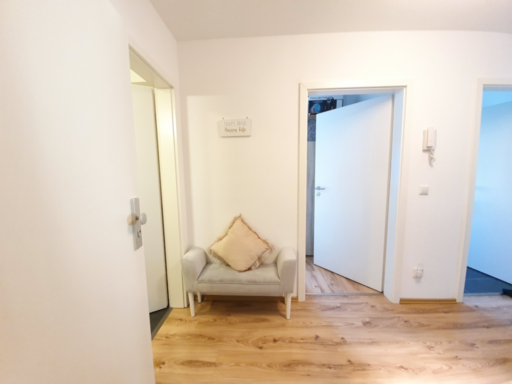 2 RW Zentrum Ost möbliert, alles inklusive
