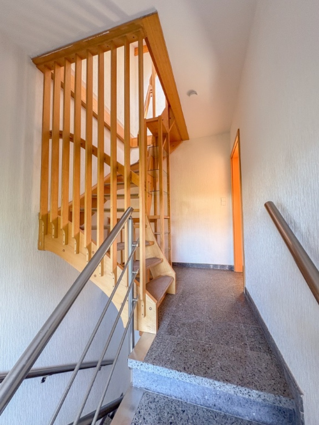 WG-geeignete Maisonette nahe Uni | 96 m2 | 2 Küchen | 12 Monate befristet – 40591 Düsseldorf Wersten – Vorschaubild 4