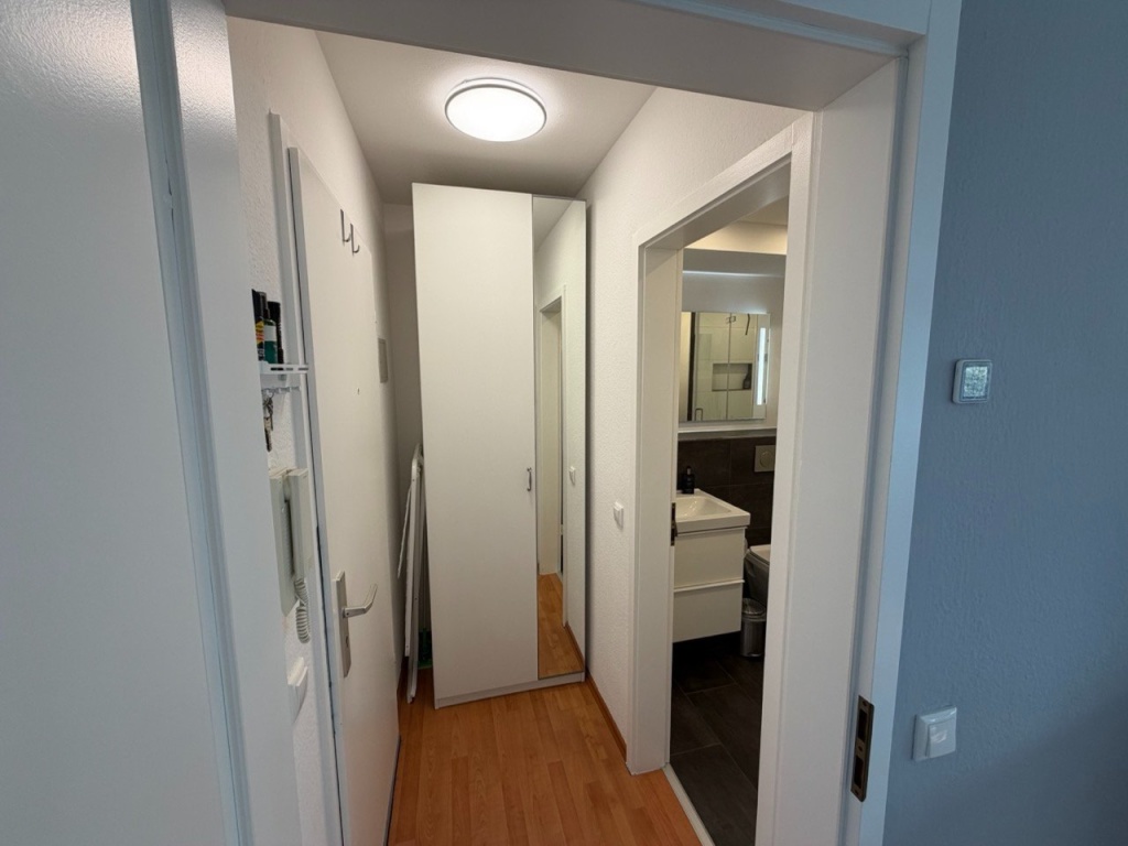 Möbliertes 1-Zimmer-Apartment mit Balkon in Frankfurt-Sachsenhausen, nahe Südbahnhof – 60598 Frankfurt am Main Sachsenhausen – Vorschaubild 5