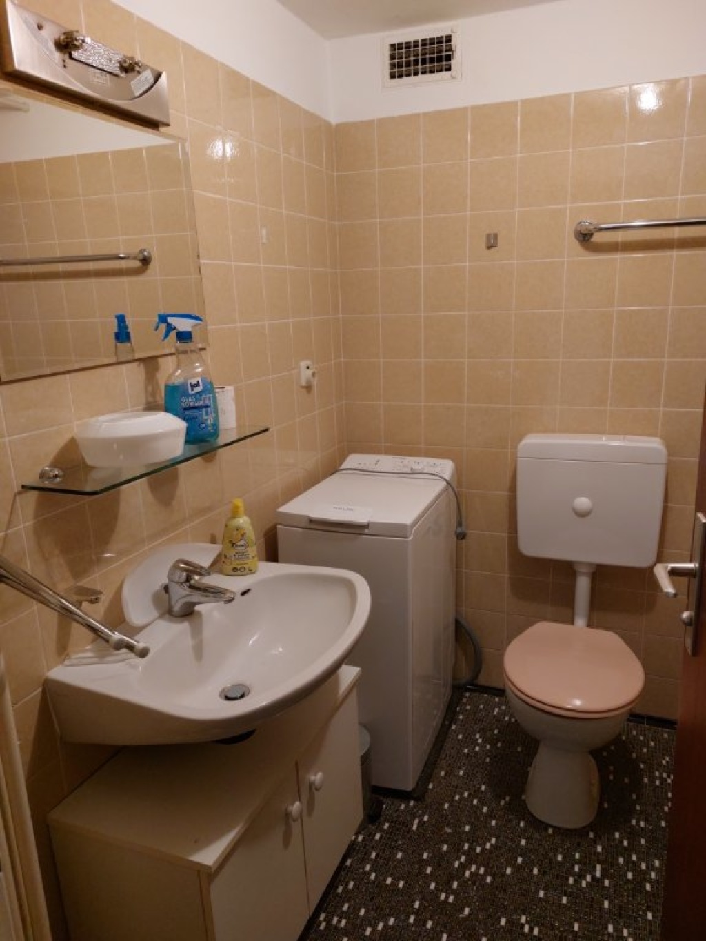 Ruhige, möblierte 1 Zi Wohnung im grünen Großhadern – 81377 München buchheim.barbara21gmail.com – Vorschaubild 3