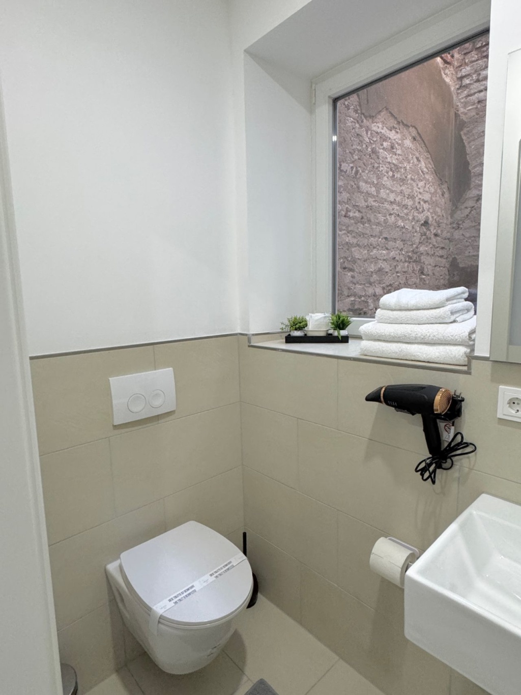 Helles Loft 8 Min. von der Innenstadt - Bahnhaltestelle vor der Tür - 10 bis zum Hauptbahnhof – 40227 Düsseldorf Eller – Vorschaubild 5
