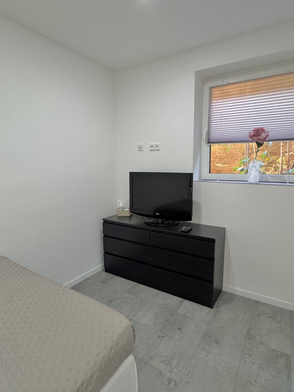 Helles Loft 8 Min. von der Innenstadt - Bahnhaltestelle vor der Tür - 10 bis zum Hauptbahnhof – 40227 Düsseldorf Eller – Vorschaubild 3