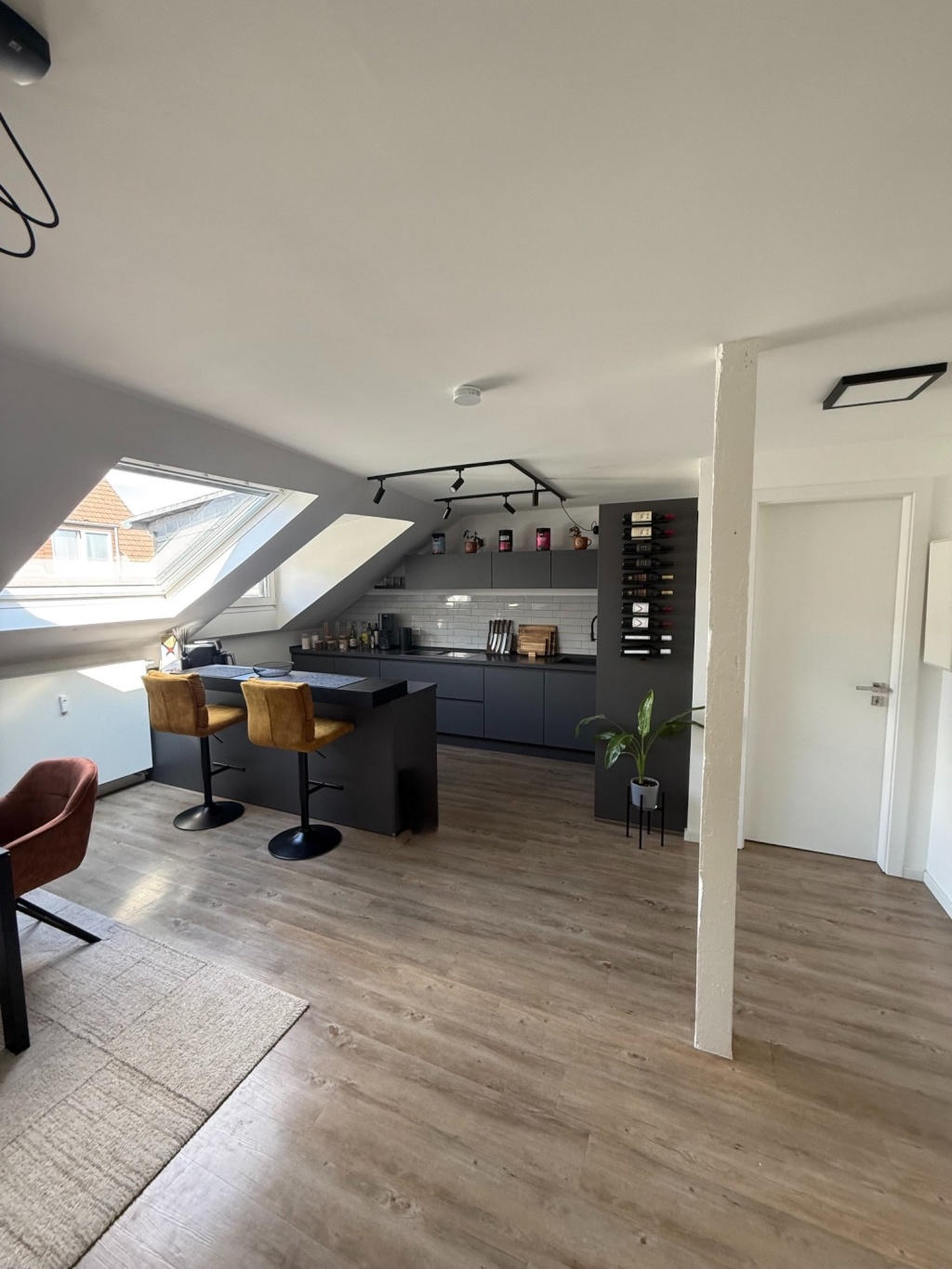 Sonnige 3 Zimmer im Zukunftsviertel Unterbilk – 40219 Düsseldorf Unterbilk – Vorschaubild 2