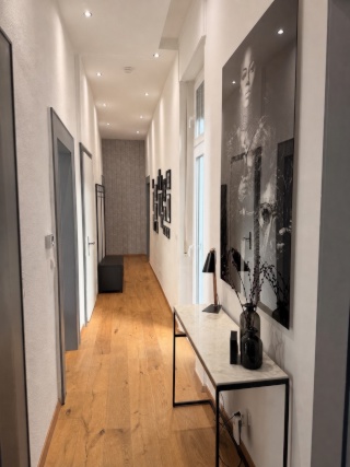 Ad image: Stylish and furnished apartment in charming neighborhood