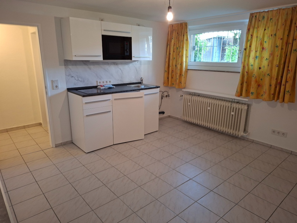 Helle 1 Zimmer Souterrainwohnung,wieder frei !!!