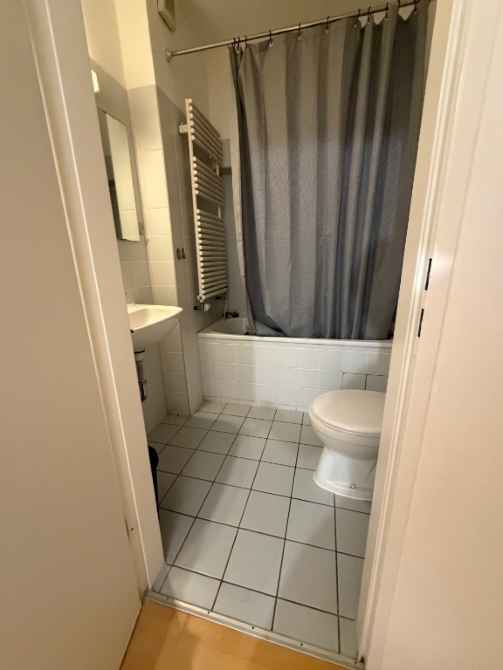 Zentrales Apartment + 5 Minuten zur Isar und Viktualienmarkt – 80469 München Altstadt-Lehel – Vorschaubild 4