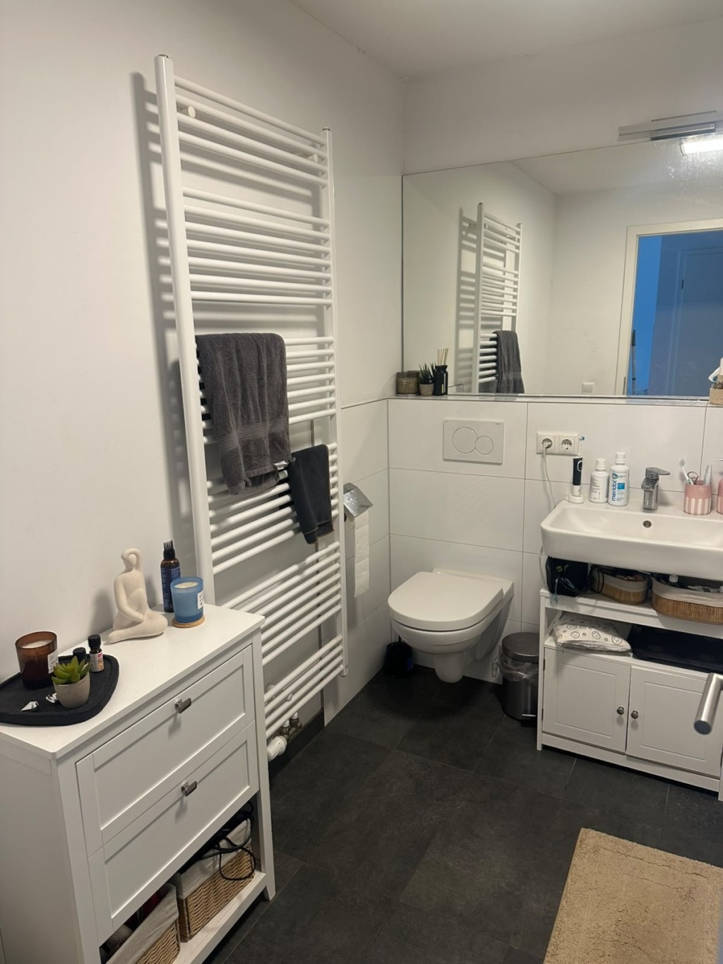 Helle & möblierte 3-Zimmer-Wohnung mit Terrasse, eigenem Garten & Loggia zur zwischenmiete – 4317 Leipzig Reudnitz-Thonberg – Vorschaubild 2