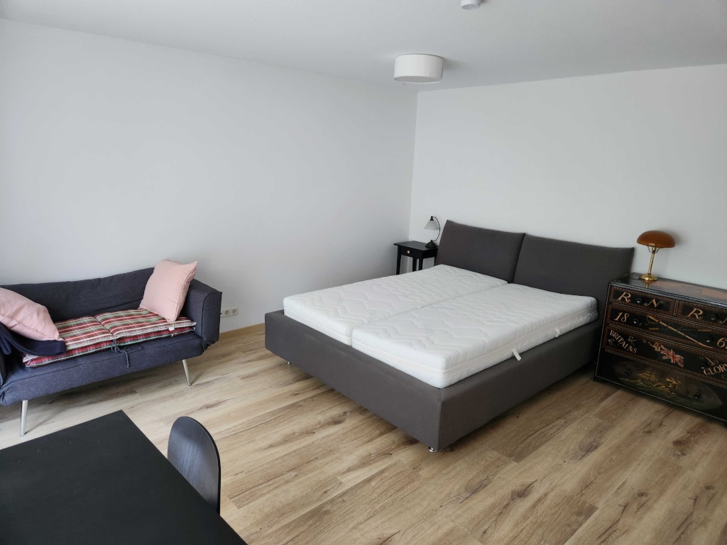 Vollmöblierte, schöne 1-Zimmerwohnung in sehr ruhiger Lage