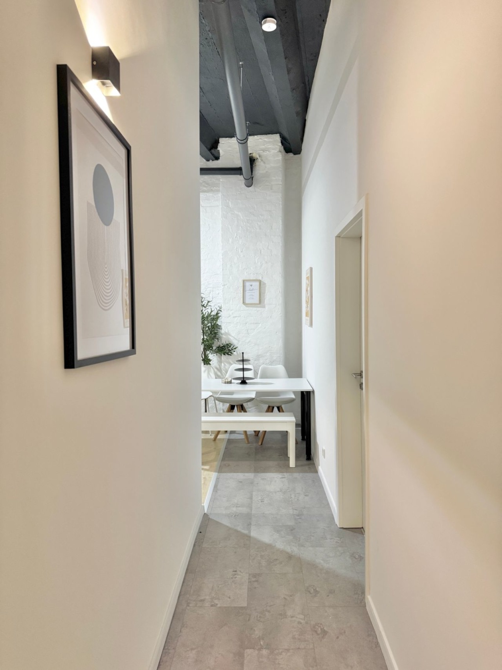 Helles Loft 8 Min. von der Innenstadt - Bahnhaltestelle vor der Tür - 10 bis zum Hauptbahnhof – 40227 Düsseldorf Eller – Vorschaubild 9