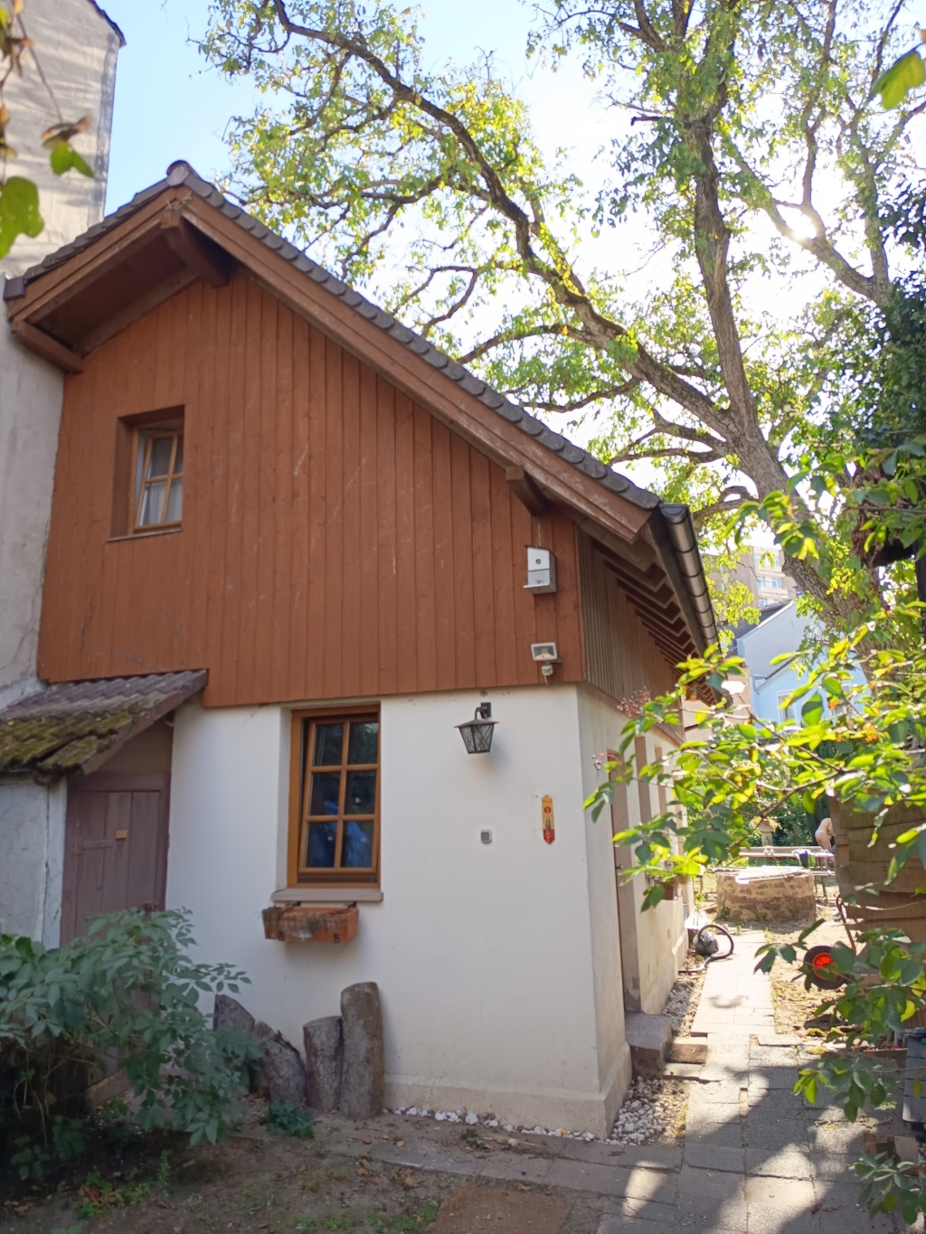 Saniertes Hinterhaus im Grünen – 15 Min bis Flughafen & Frankfurt city – 60528 Frankfurt am Main Neu-Isenburg an der Frankfurter Stadtgrenze zu Sachsenhausen – Vorschaubild 3