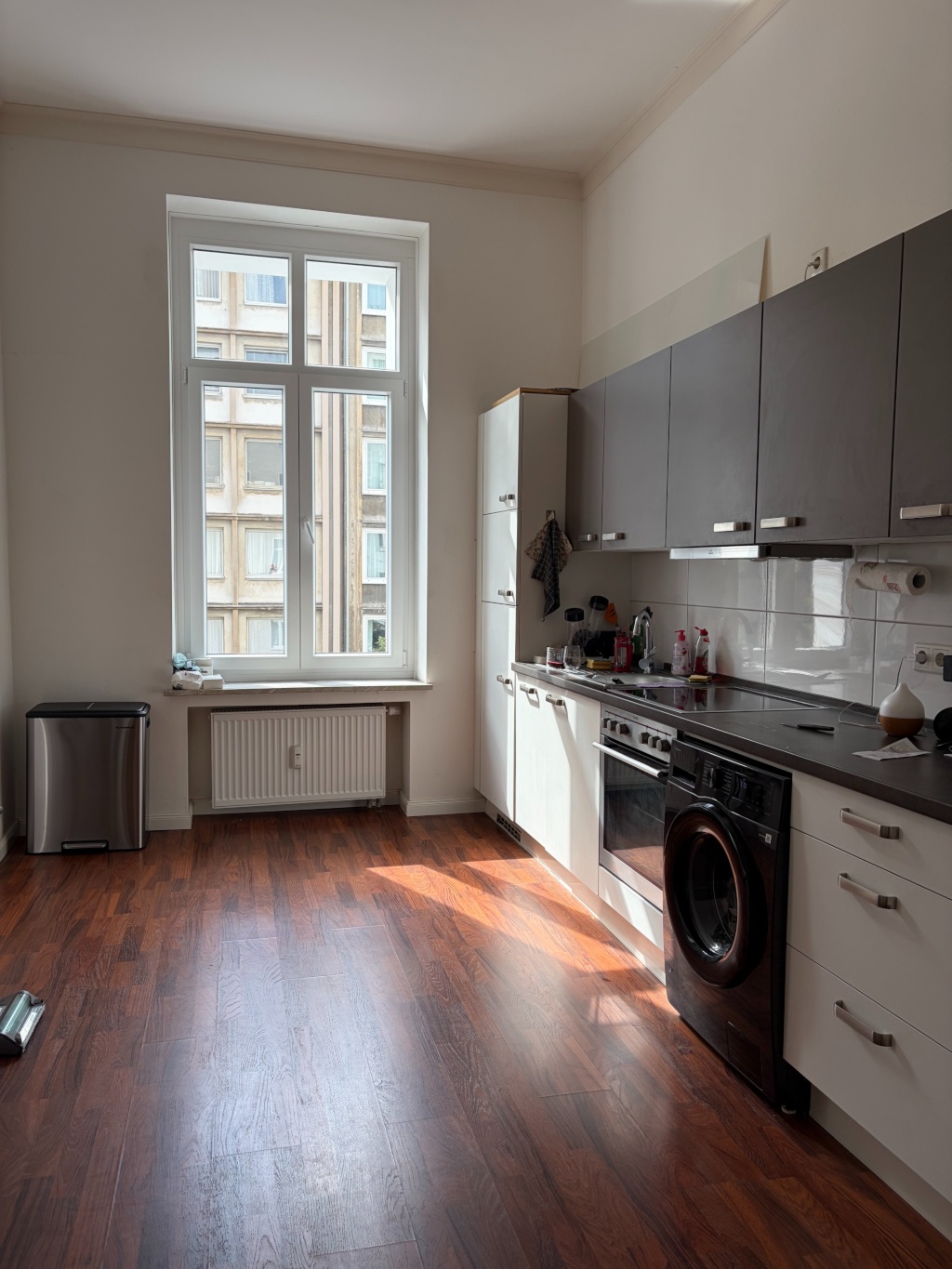 Möbilierte 65qm Wohnung im Zentrum Düsseldorf | Untermiete Dezember Januar – 40210 Düsseldorf Stadtmitte – Vorschaubild 4