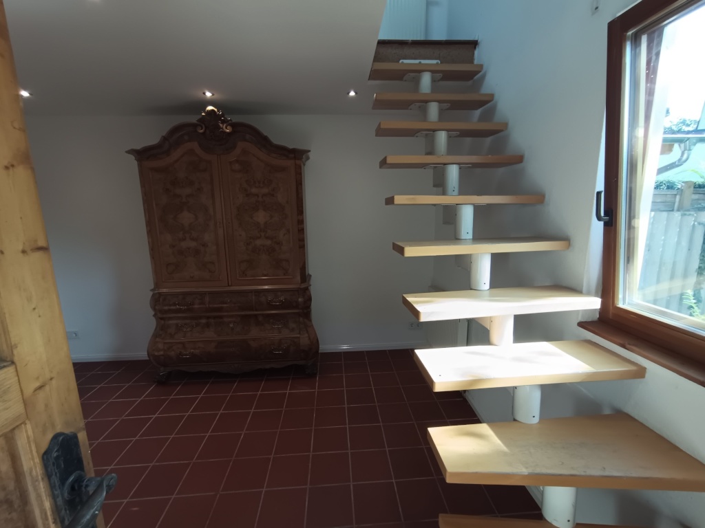 Saniertes Hinterhaus im Grünen – 15 Min bis Flughafen & Frankfurt city – 60528 Frankfurt am Main Neu-Isenburg an der Frankfurter Stadtgrenze zu Sachsenhausen – Vorschaubild 4