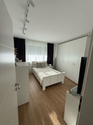 Imagen del anuncio: Zimmer in zentraler 3er-WG ab 01.11. frei