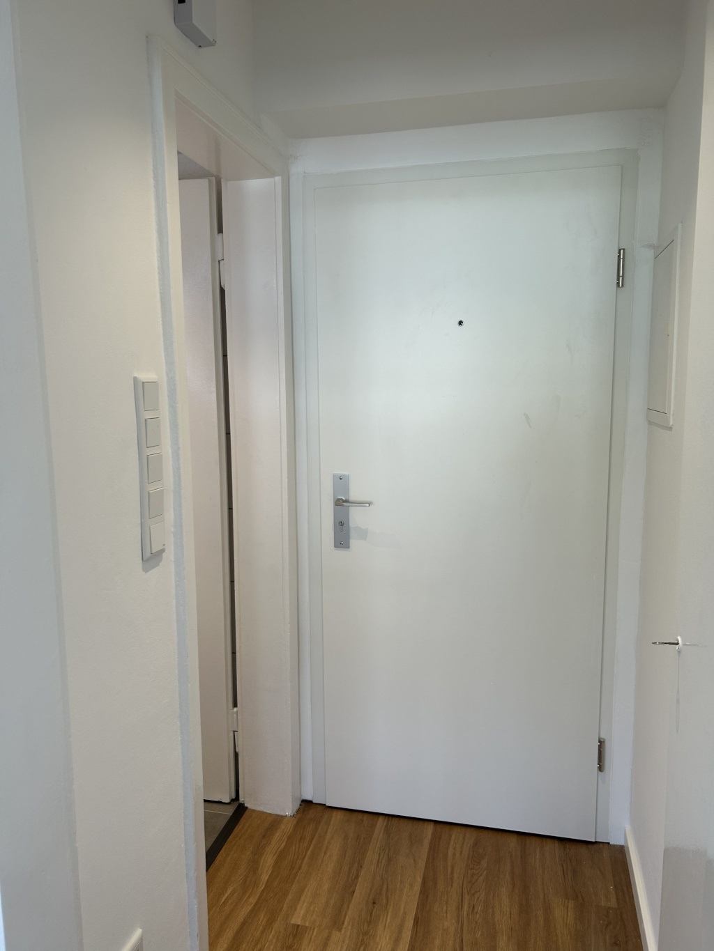 1-Zimmer-Wohnung mit eingerichteter Küche – 40213 Düsseldorf Altstadt – Vorschaubild 2
