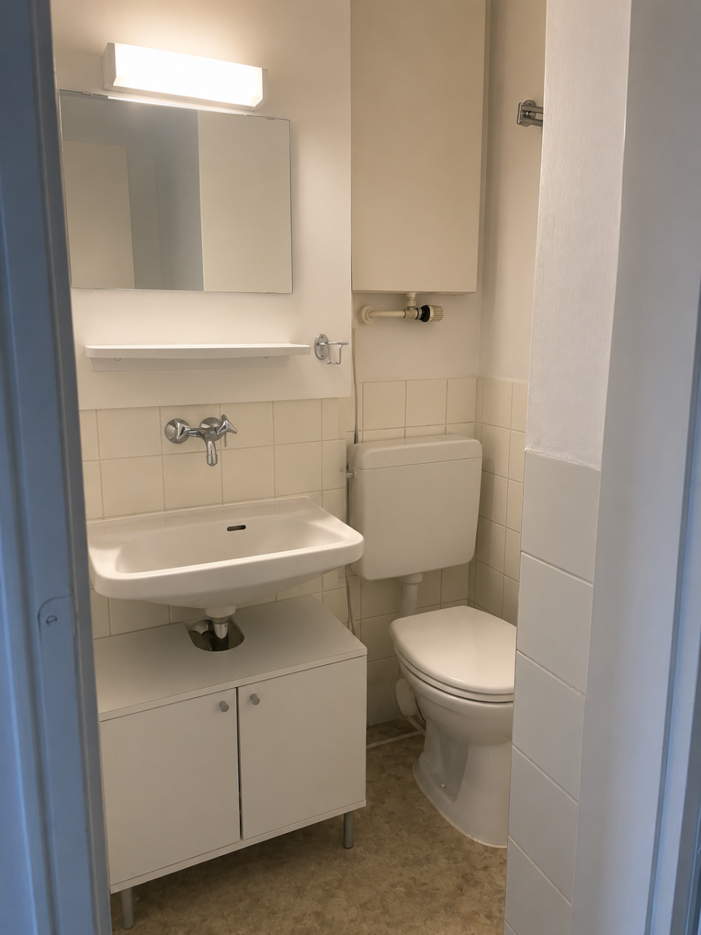 Möbliertes Studio zur Zwischenmiete – Ab 15. Oktober – 80637 München Neuhausen-Nymphenburg – Vorschaubild 2