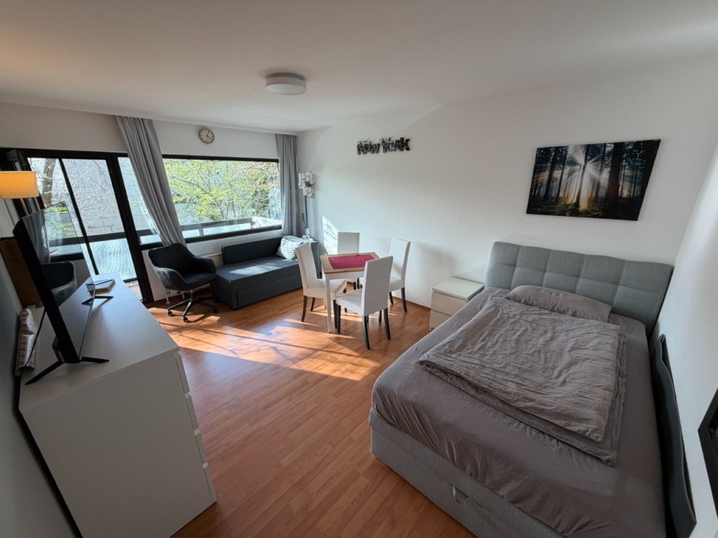 Möbliertes 1-Zimmer-Apartment mit Balkon in Frankfurt-Sachsenhausen, nahe Südbahnhof