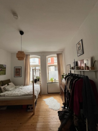 Großes, helles Zimmer