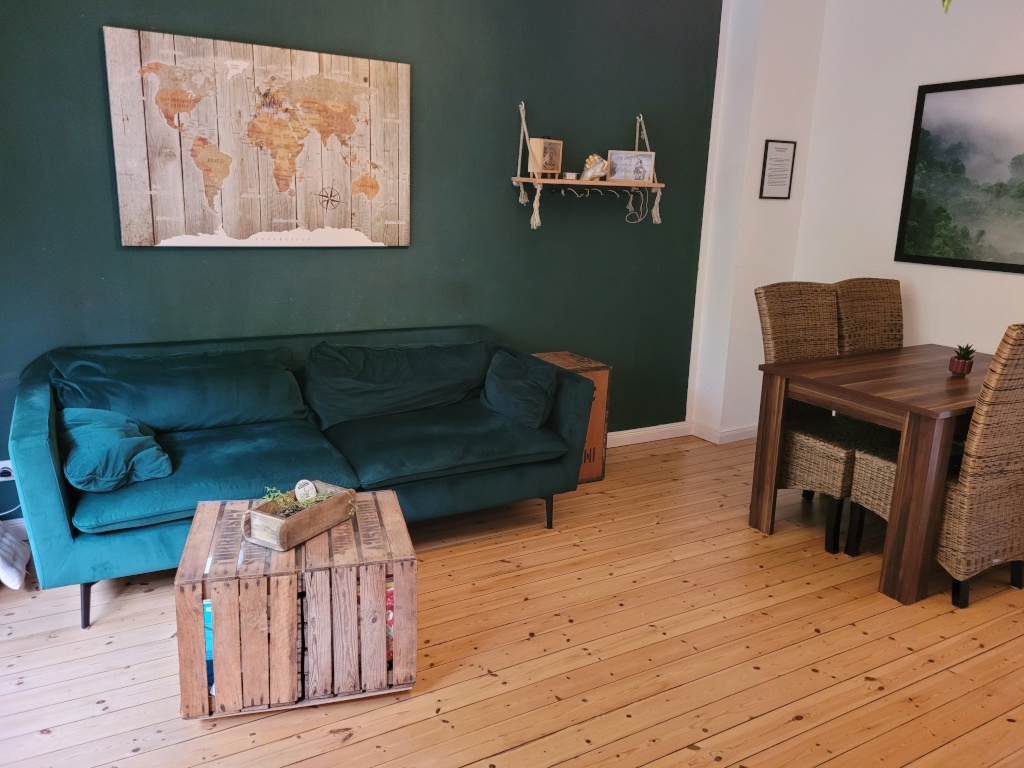 Helle möblierte Wohnung im Grünen in Barmbek zur Zwischenmiete