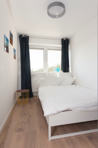Ad image: frei ab November, schönes Zimmer in 4er WG mit großem Balkon