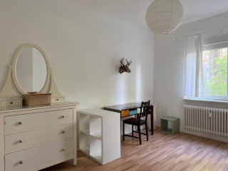 Anzeigenbild: Zwei vollmöblierte Zimmer in sehr schöner und zentraler 3er WG