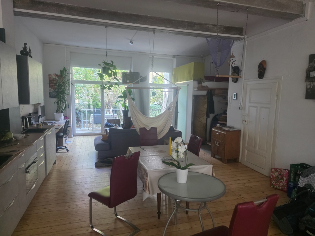 Stühlinger, tolles Studio, 60 qm, Single oder Paar