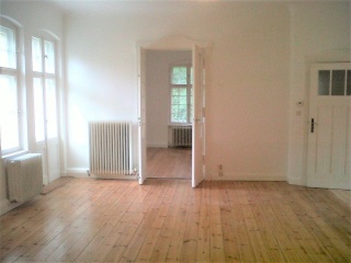 Großzügige Altbauetage / Etage de villa / Four-room upper floor - teilmöbliert oder möbliert — photo 1