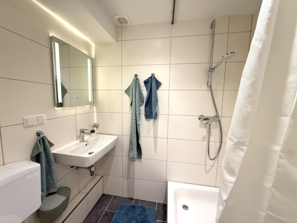 Vollmöbliertes Mikro-Apartment mit tollem Grundriss und neuer Einbauküche – 31137 Hildesheim Himmelsthür – Vorschaubild 4