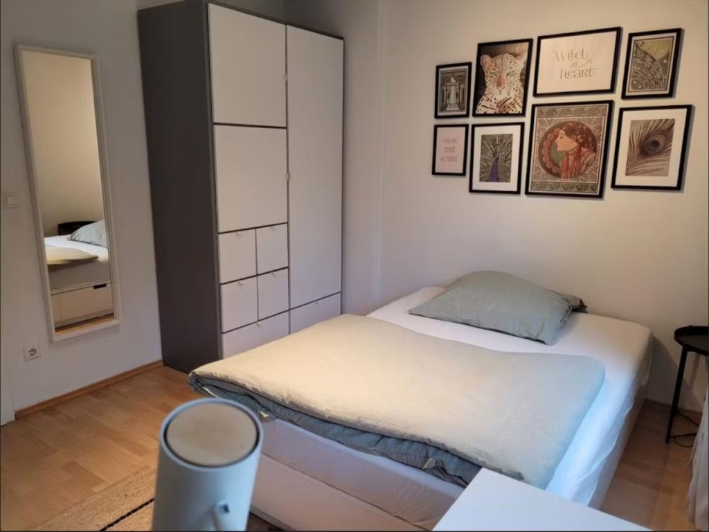 Modernes Zimmer in Berlin Friedrichshain – 10245 Berlin Friedrichshain – Vorschaubild 2
