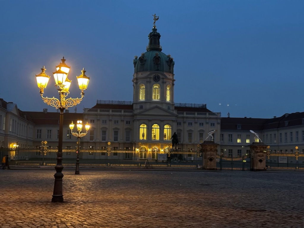 Privates Zimmer in einem hellen modernen DG, WLAN, WM, GS, Terrasse – 10585 Berlin – Vorschaubild 9
