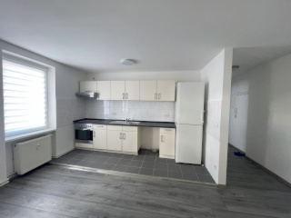Stilvolle 2-Zimmer-Wohnung in Berlin-Reinickendorf – 65 m2, voll möbliert & frisch saniert - Anmeldung möglich - All inc — photo 1