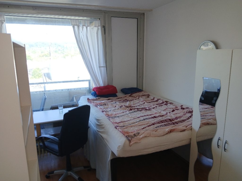 WG-Zimmer Innenstadt DIREKT NEBEN UNI, Weender Tor - toller Ausblick vom Schreibtisch