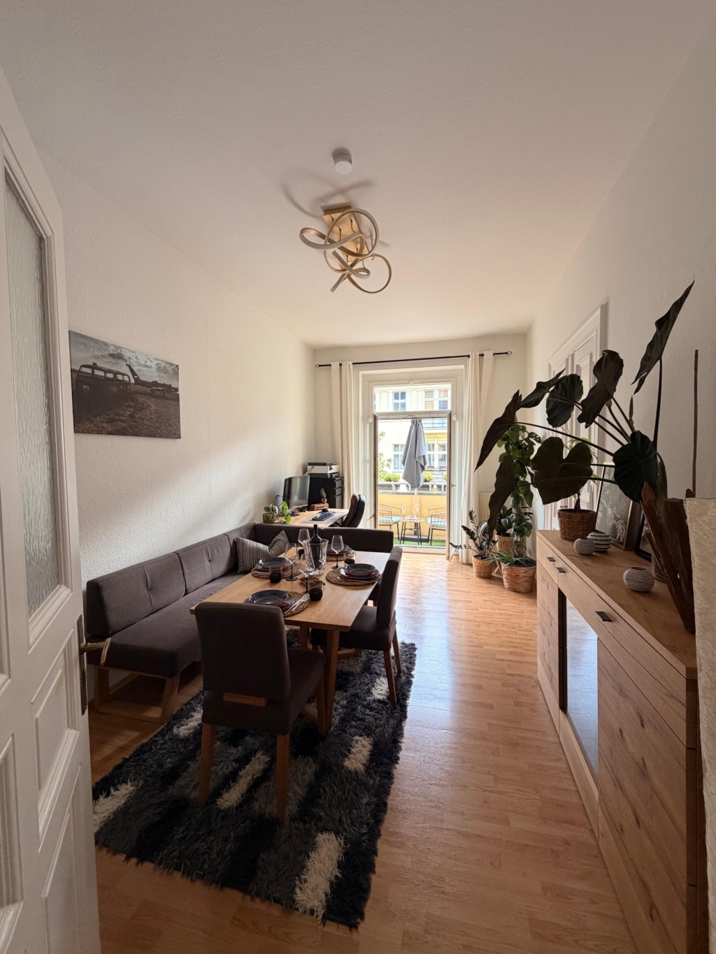 Möblierte 3-Zimmer-Wohnung mit Balkon im Berliner Winskiez – 103 m2 – 2.300 € monatlich – 10405 Berlin Prenzlauer Berg – Vorschaubild 4