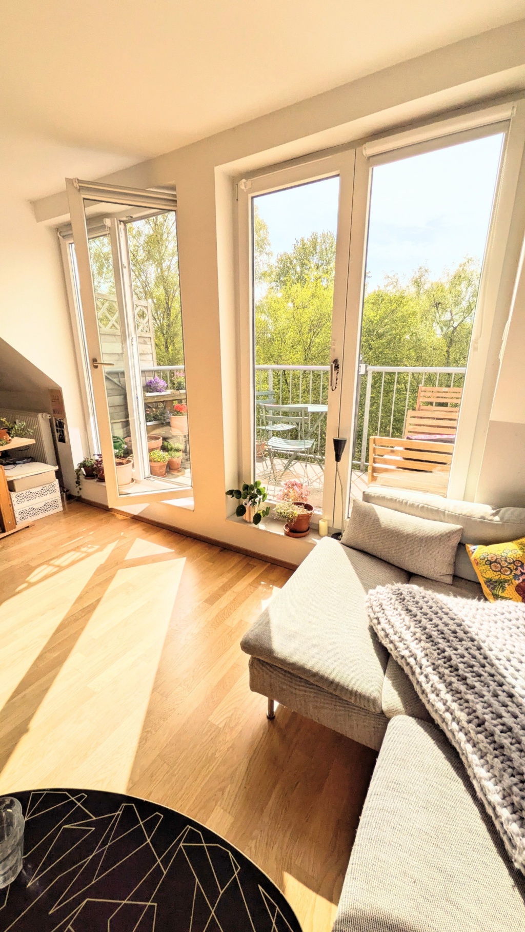 Traumhafte Dachgeschoss-Wohnung in Barmbek-Süd – 22081 Hamburg Barmbek-Süd – Vorschaubild 2
