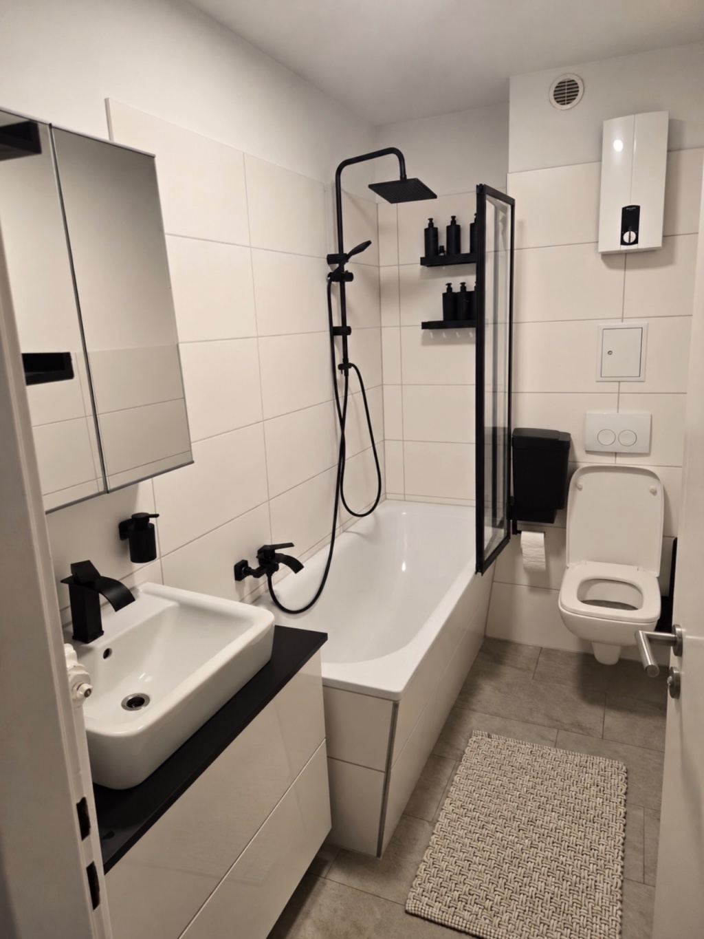3 Zimmer Wohnung Untermiete – 10551 Berlin Mitte – Vorschaubild 2