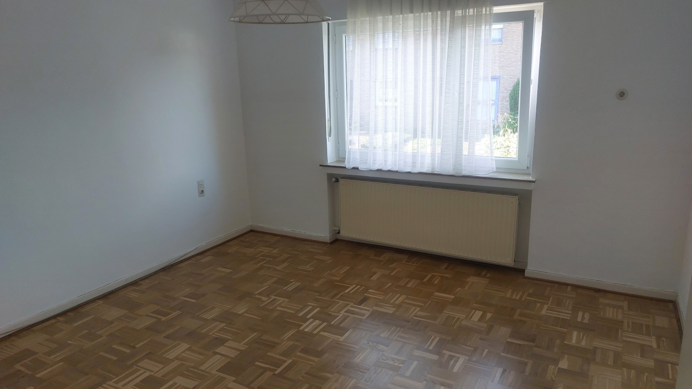 Neue Mädels-WG: 4 helle Zimmer mit Parkett in großem Haus mit Garten, 9 Min. ÖPNV bis MS-HBF, ab 1.10., ab 450 warm – 48159 Münster Sprakel – Vorschaubild 12
