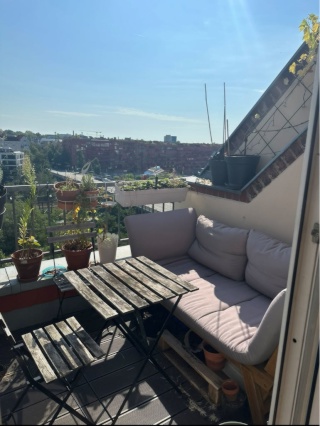 Schöne, helle 94 qm Dachgeschosswohnung mit Balkon in Berlin-Schöneberg zur Zwischenmiete (Nov – März) — photo 1