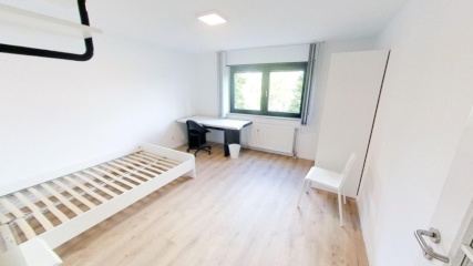 Ad image: Geräumiges WG-Zimmer in ruhiger Lage von KA mit super Anbindung