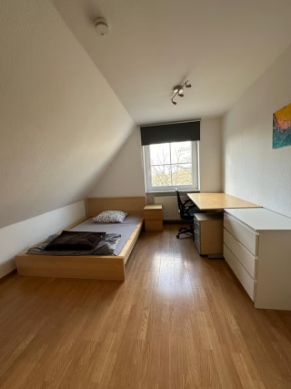 Ad image: WG-Zimmer in sanierter Villa - ab 01.10. - NUR für Studenten