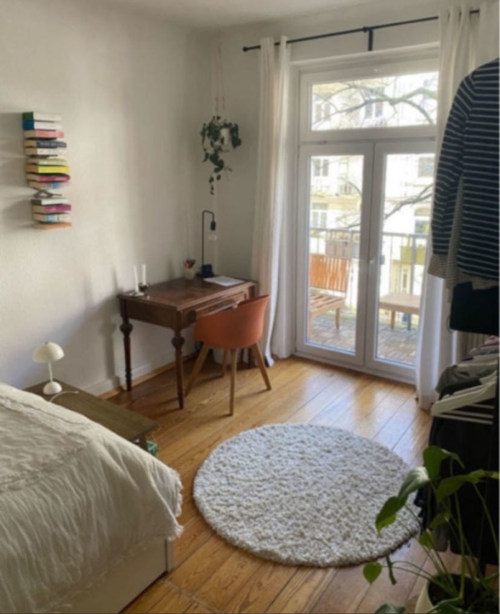 Schönes Altbau WG-Zimmer zur Zwischenmiete