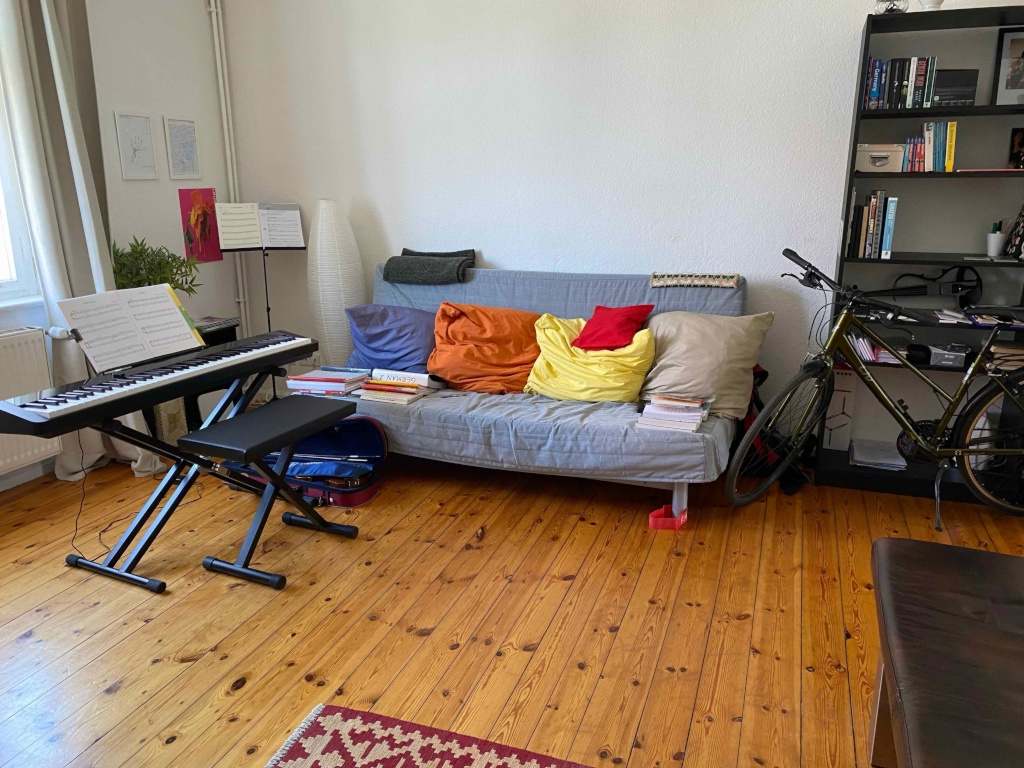 One bedroom flat in Berlin Lichtenberg for 5-6 months (possibly longer) from 4 October great location with Anmeldung – 10365 Berlin Lichtenberg – Vorschaubild 2