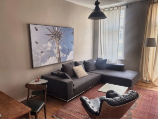 2 Zimmer Altbauwohnung mit Balkon zur befristeten Alleinnutzung — photo 1