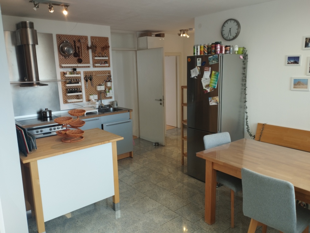 Wohnung Olympiazentrum Connollystrasse - Küche mit Essecke