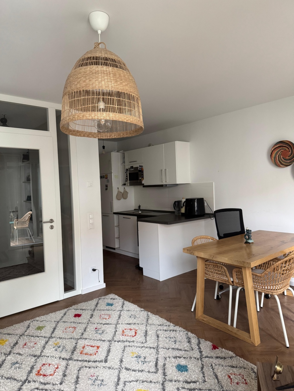 02-17.10.2026 (oder länger) Cozy & zentrale 2-Zi-Wohnung mit Balkon, nah Friedrichshain – 10367 Berlin Lichtenberg – Vorschaubild 5