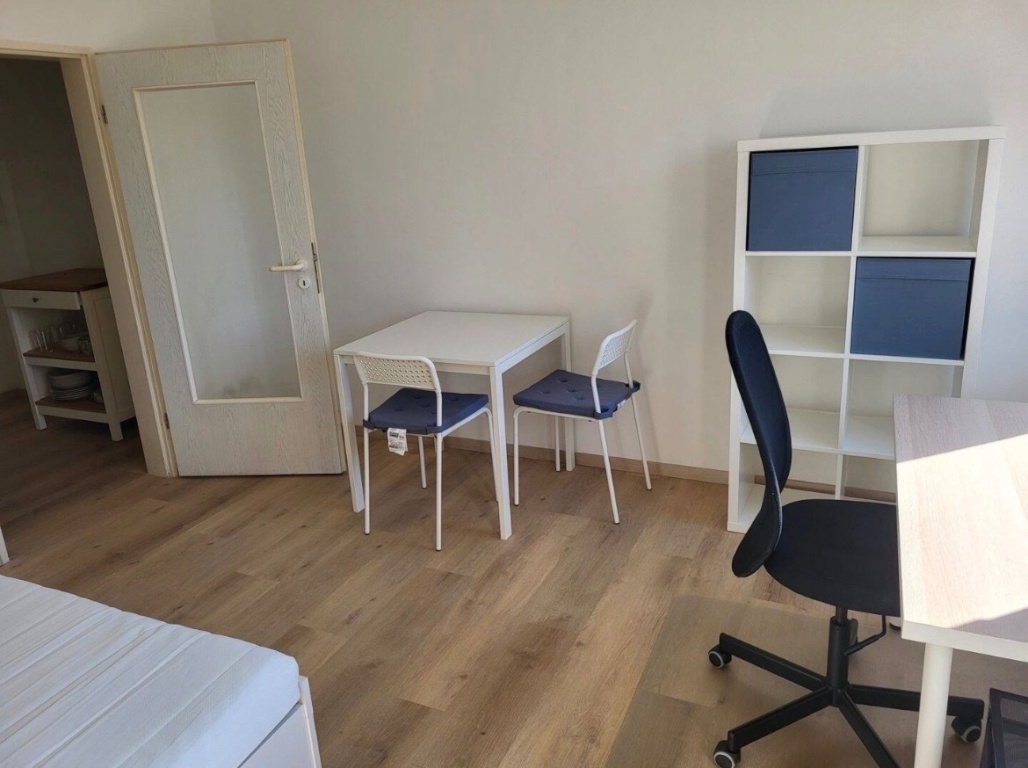 Helles möbliertes Appartment nahe der Uni & HSBI // Bright furnished studio near University and HSBI – 33615 Bielefeld Schildesche – Vorschaubild 2