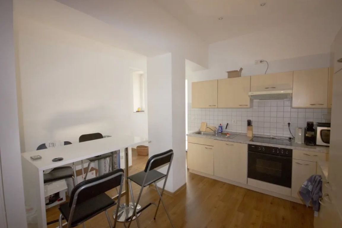 WG-Zimmer Jungbusch Schanzenstraße 26 - Küche (erinnerung die WG steht leer also kein Tische mehr)