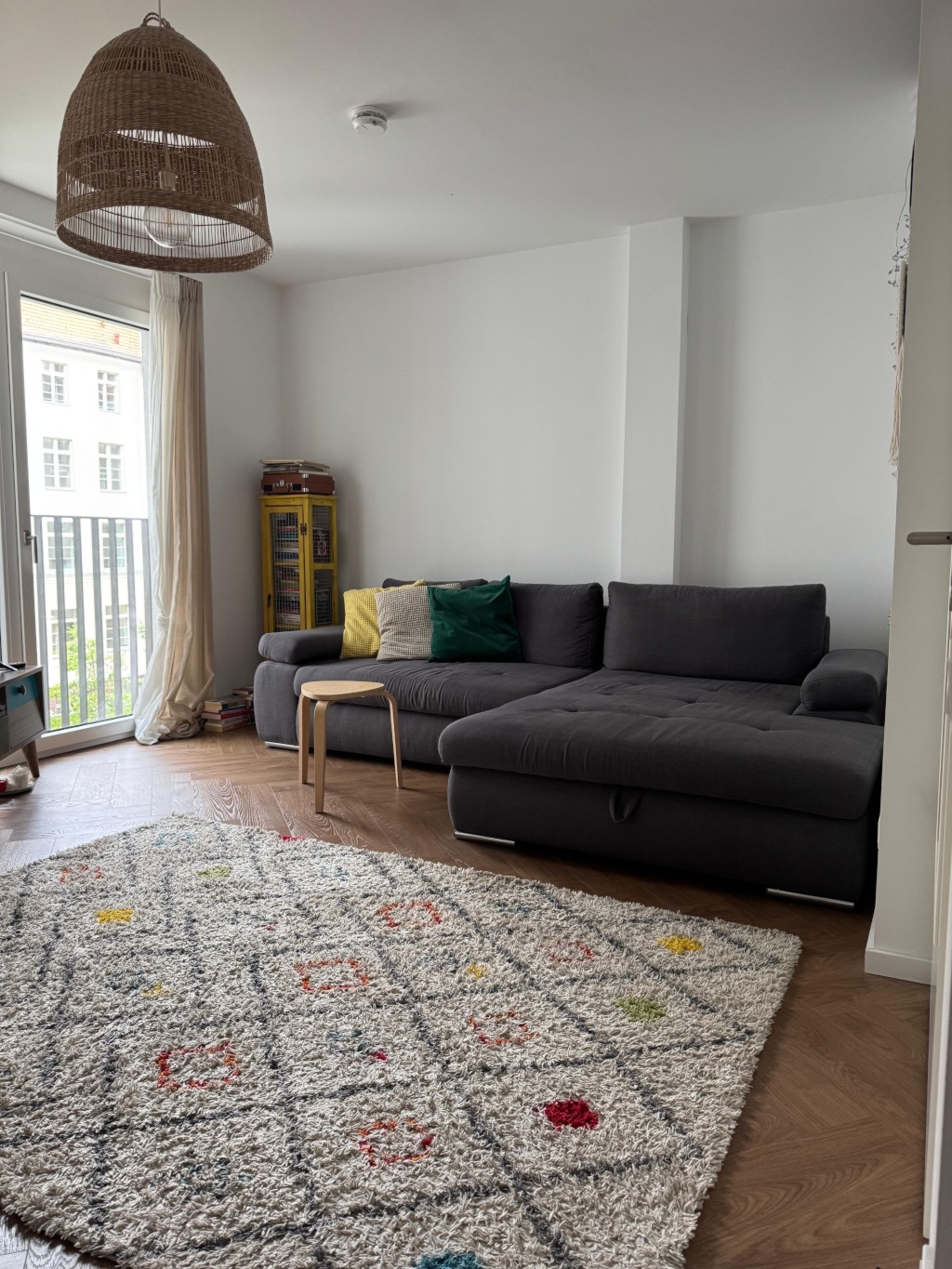 02-17.10.2026 (oder länger) Cozy & zentrale 2-Zi-Wohnung mit Balkon, nah Friedrichshain