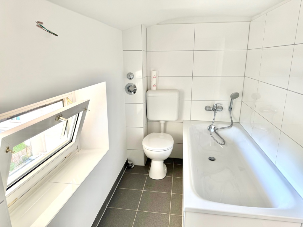 2026 kernsanierte 2-Zimmer Wohnung mit Bad, WC und Balkon wartet auf den Erstbezug – 42329 Wuppertal Vohwinkel – Vorschaubild 6
