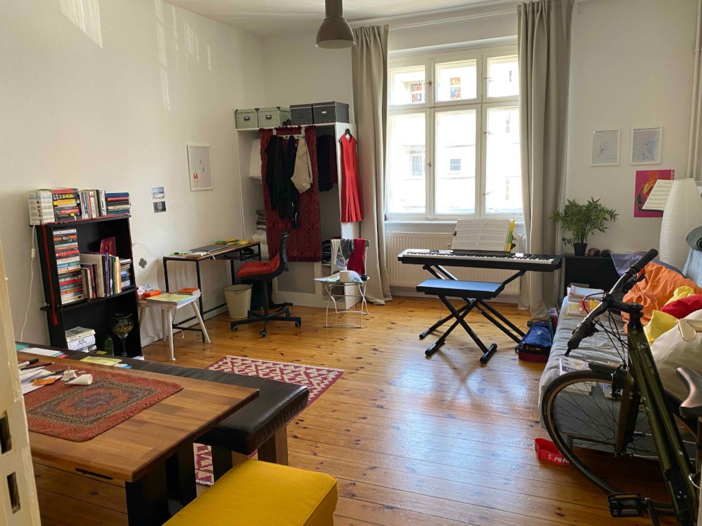 One bedroom flat in Berlin Lichtenberg for 5-6 months (possibly longer) from 4 October great location with Anmeldung