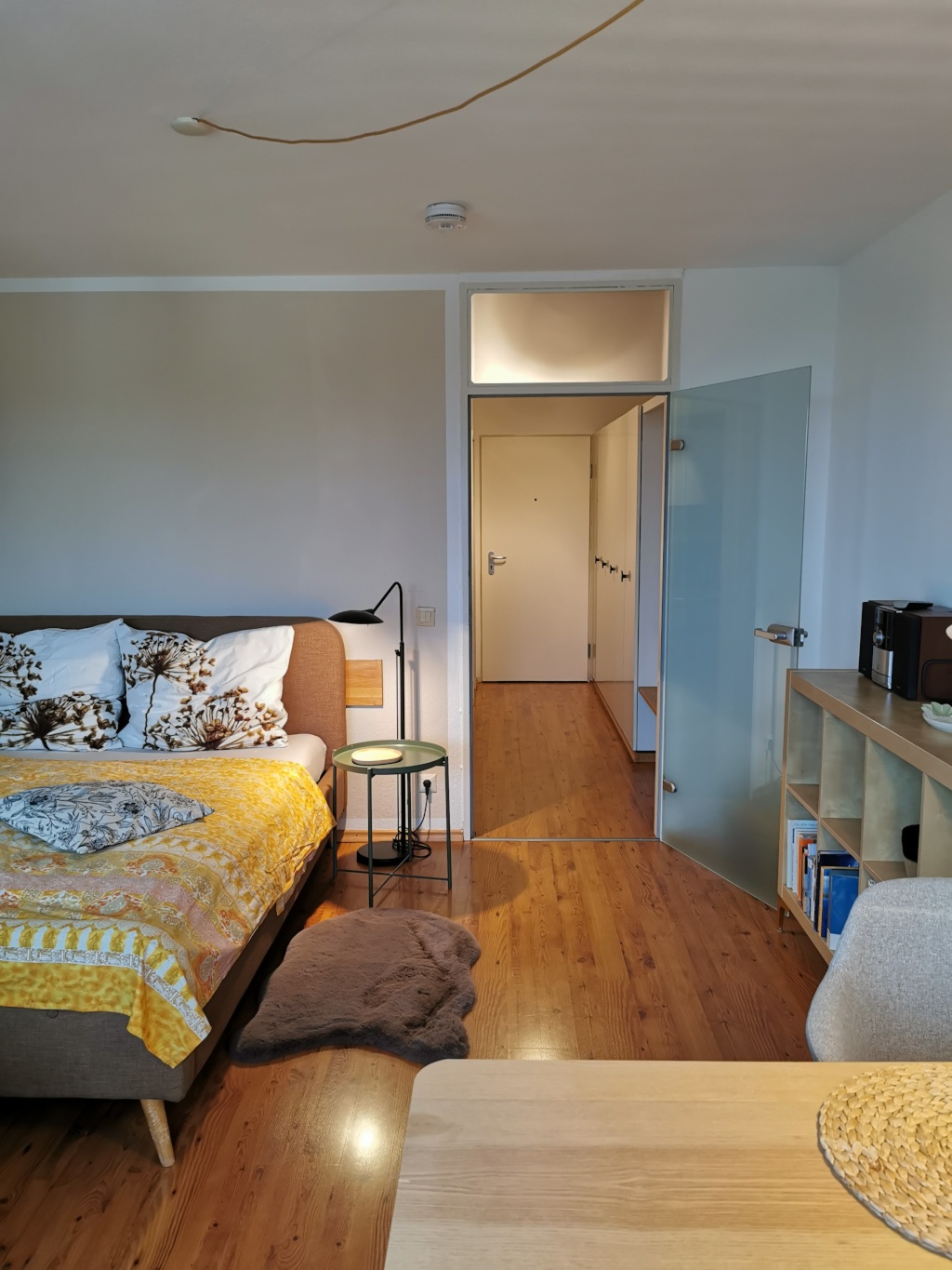 WLAN und Parkplatz inkl. möblierte 1-Zimmer Whg. bei Uni in Konstanz – 78464 Konstanz Königsbau – Bild 1 von 8